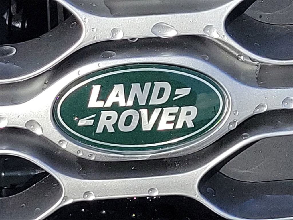 2025 Land Rover Discovery S photo 9