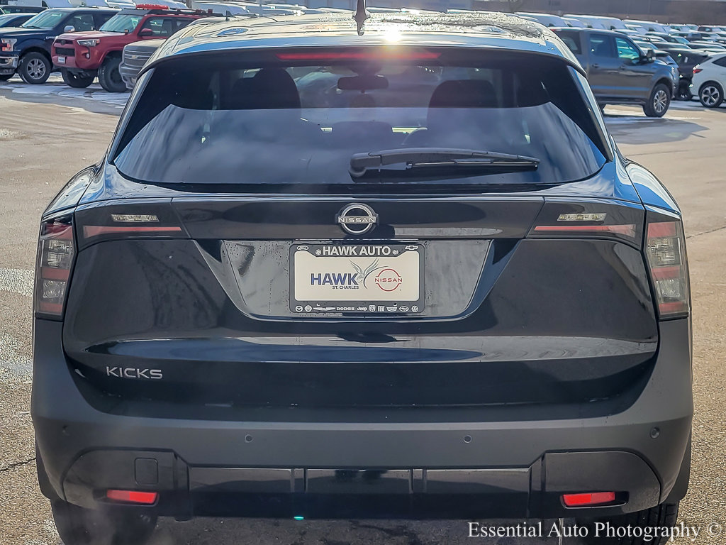 2025 Nissan Kicks SV photo 5