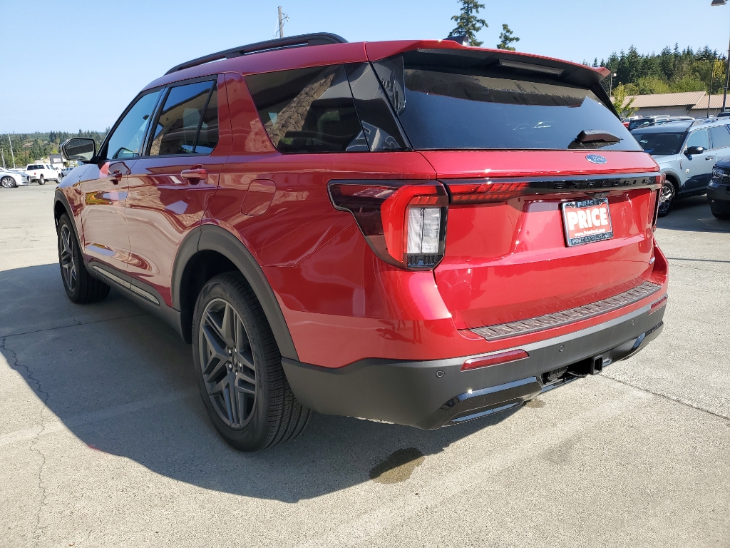 2025 Ford Explorer ST-Line photo 7