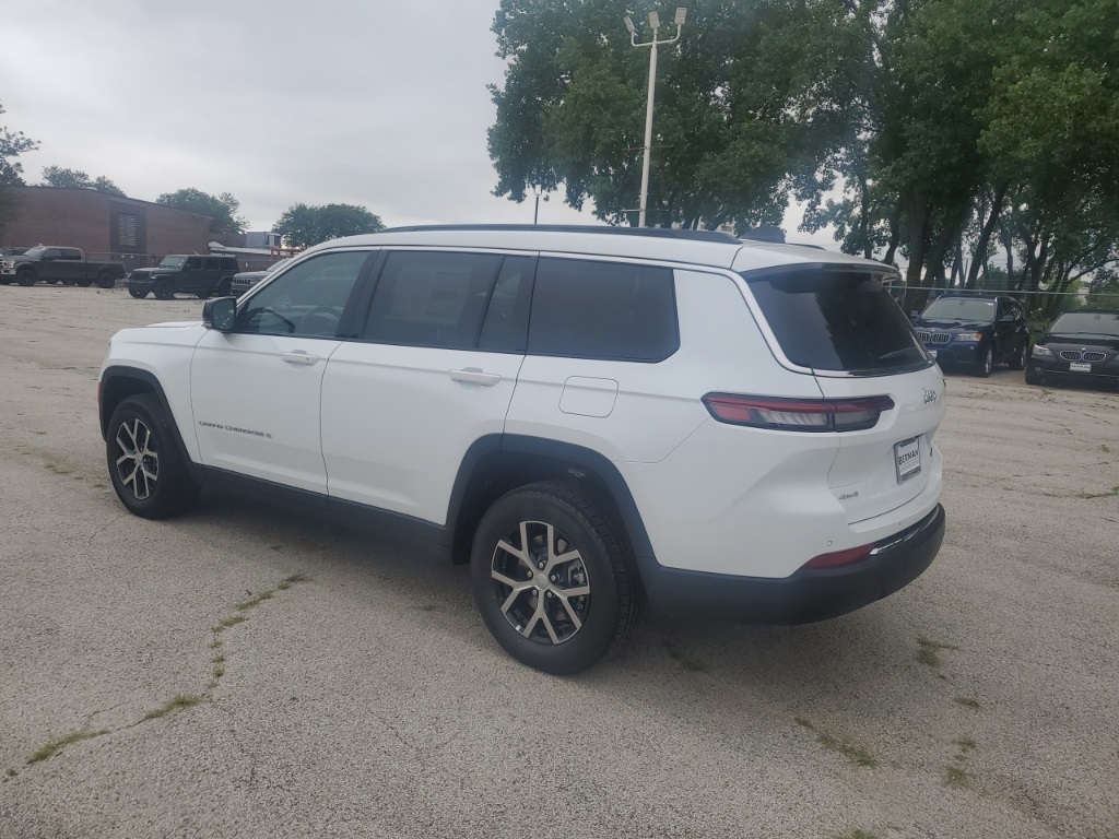2025 Jeep Grand Cherokee Limited photo 4