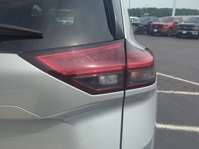 2024 Nissan Rogue SV photo 25