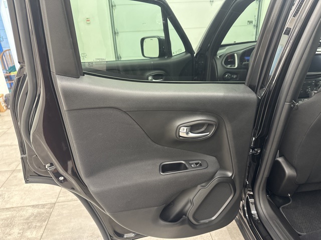 2021 Jeep Renegade Latitude photo 21
