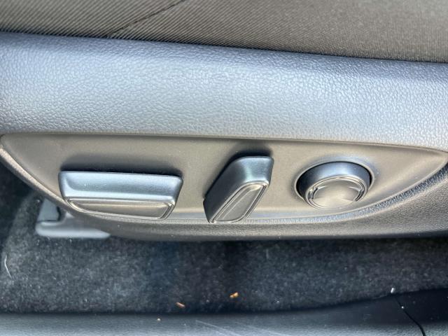 2023 Toyota RAV4 Prime SE photo 13