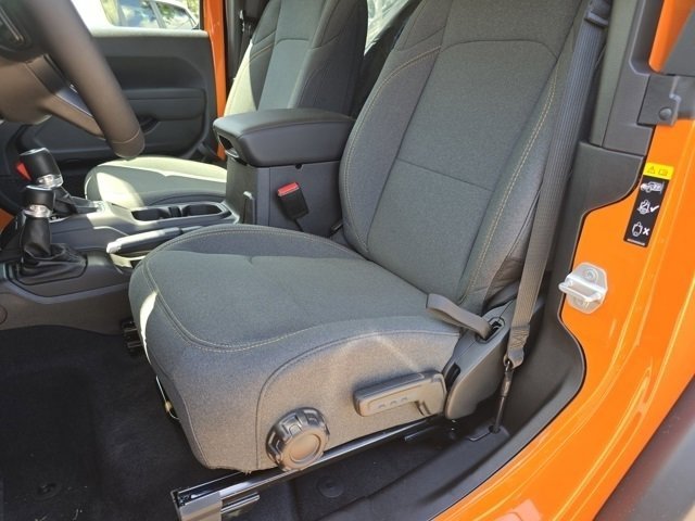 2025 Jeep Wrangler Willys photo 2