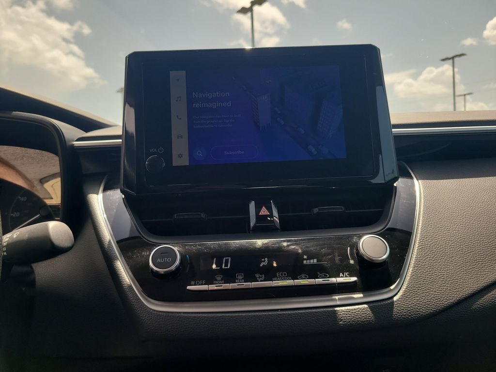 2023 Toyota Corolla LE photo 17