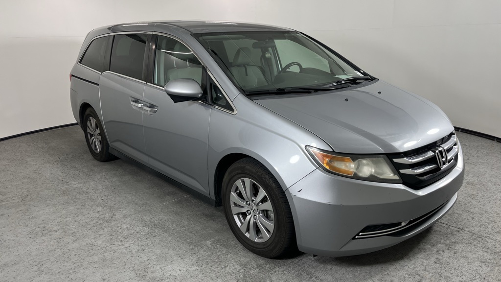 2016 Honda Odyssey SE's photo
