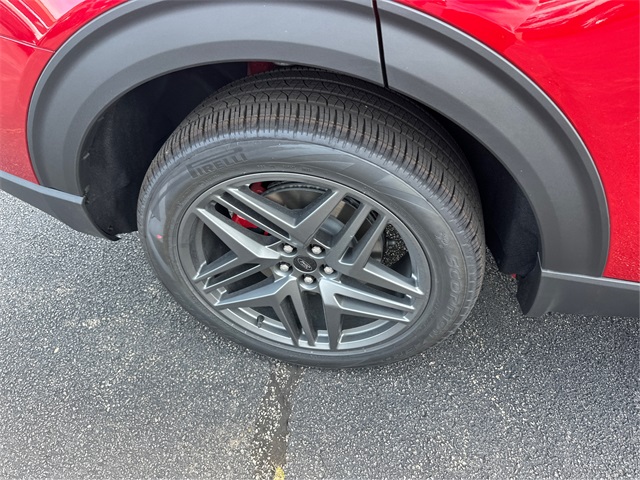 2025 Ford Explorer ST-Line photo 13