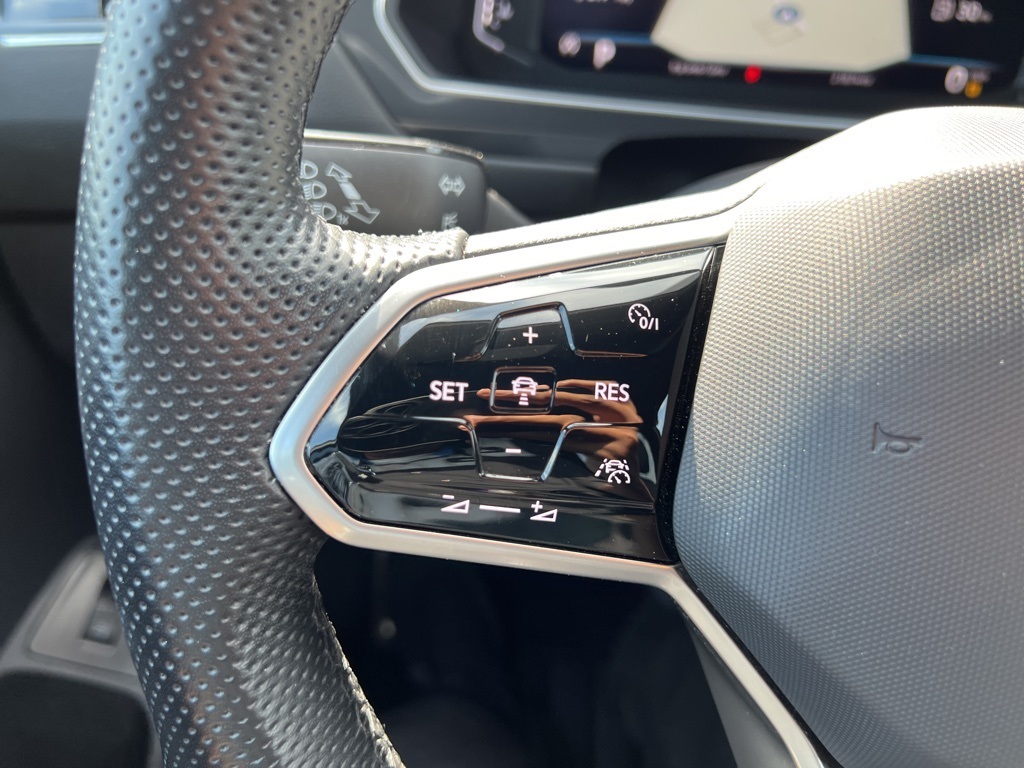 2022 Volkswagen Tiguan SEL Premium R-Line photo 22