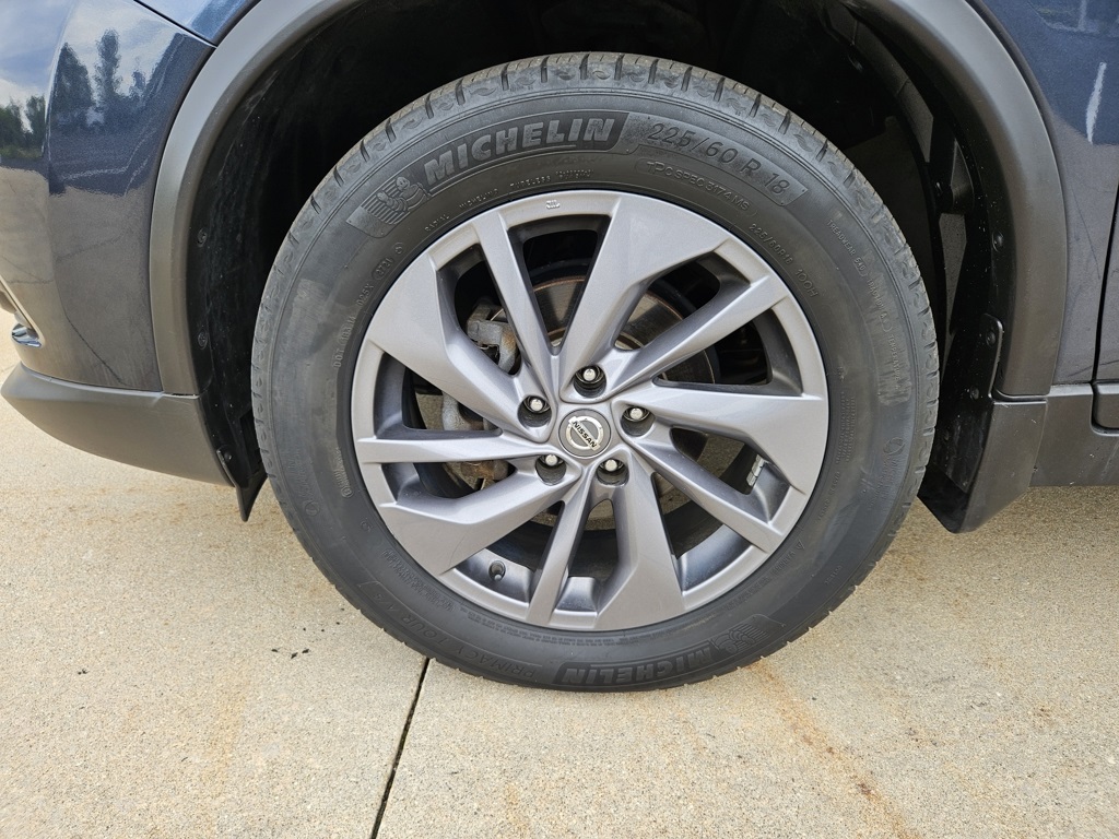 2016 Nissan Rogue SL photo 10