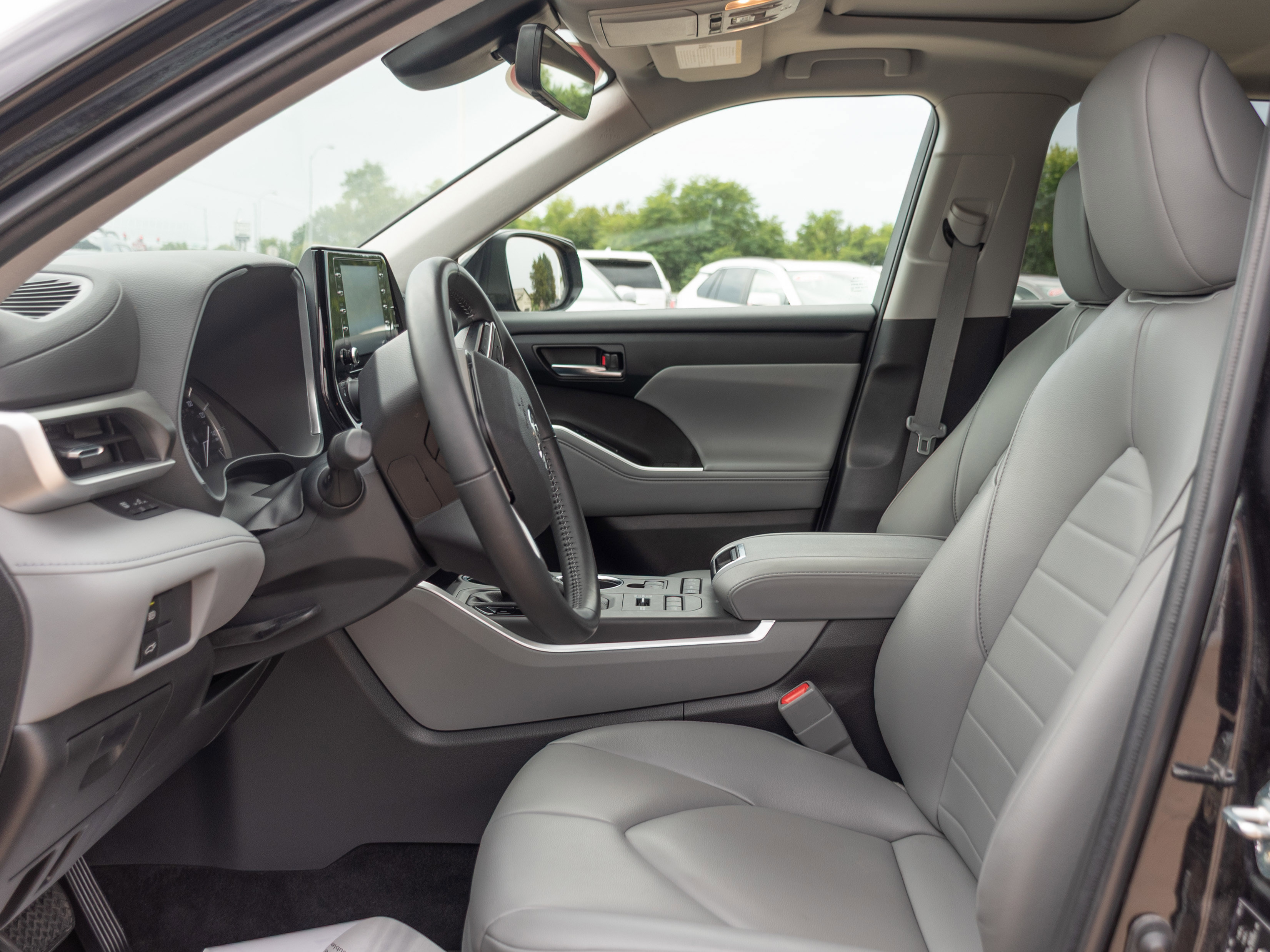 2022 Toyota Highlander XLE photo 4