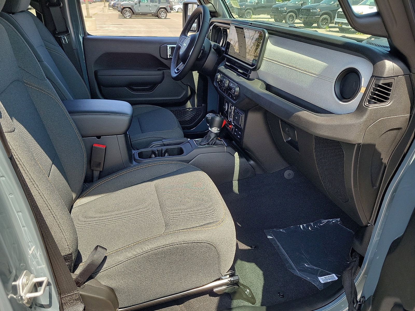 2025 Jeep Gladiator Willys photo 10