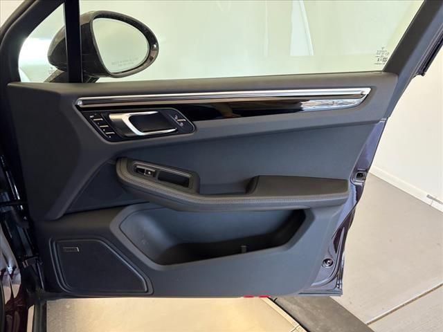 2024 Porsche Macan Base photo 20