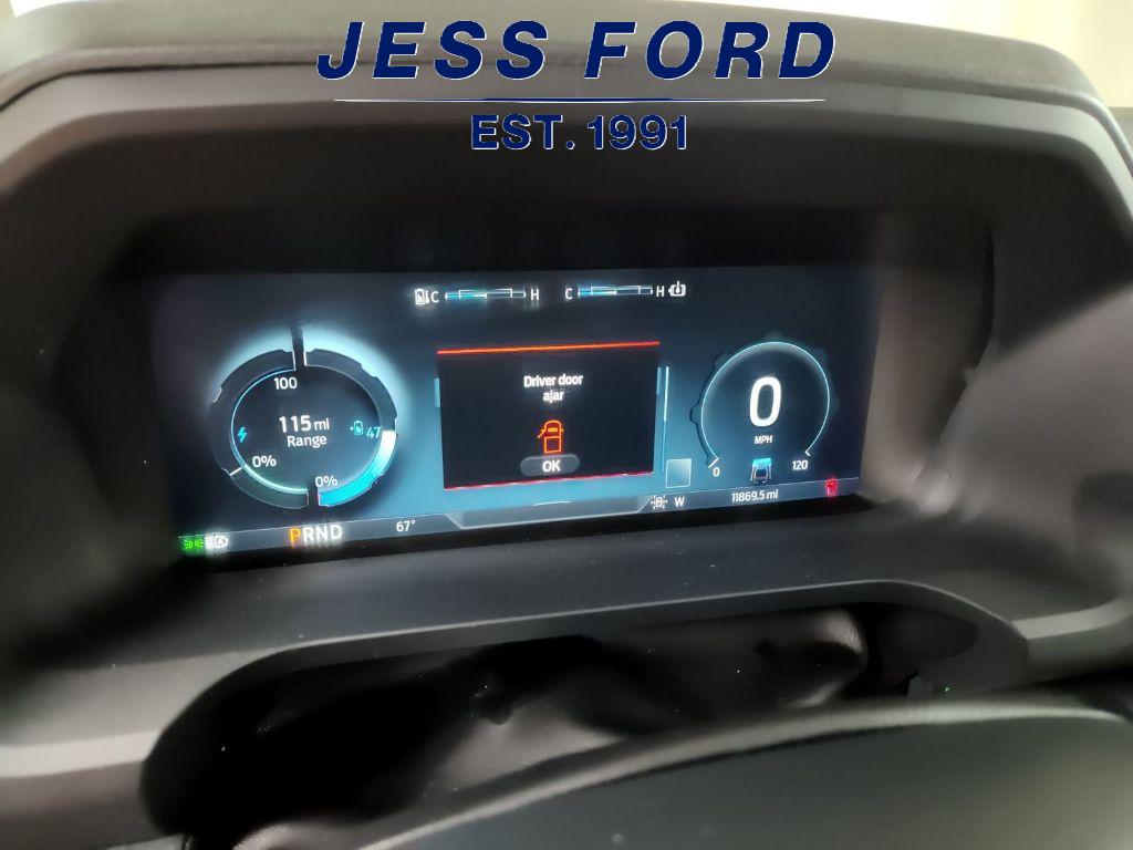 2023 Ford F-150 Lightning Lariat photo 9