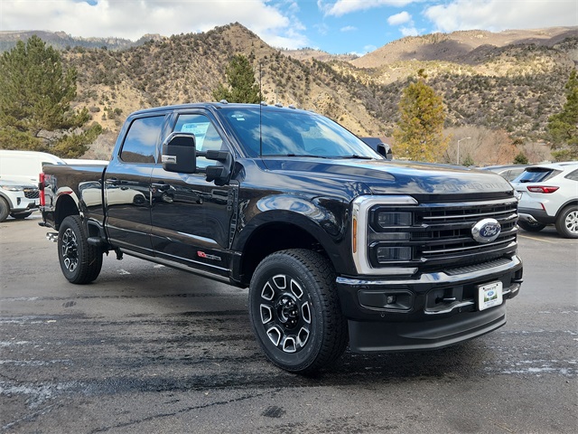 2025 Ford F-250 Super Duty Platinum's photo