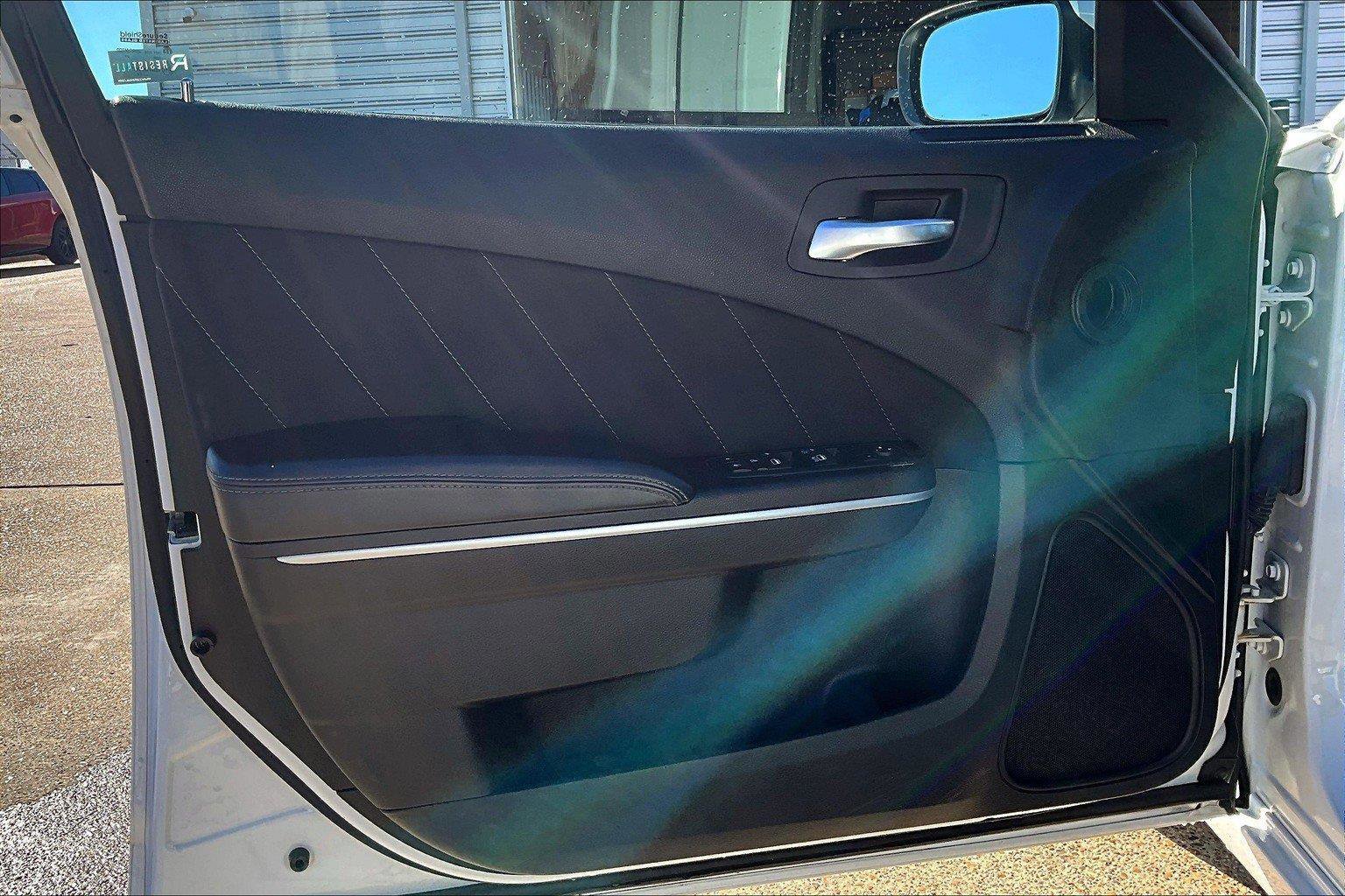 2022 Dodge Charger SXT photo 18