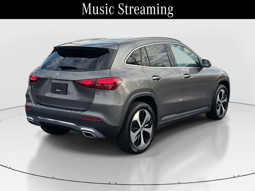 2025 Mercedes Benz GLA 250 photo 3