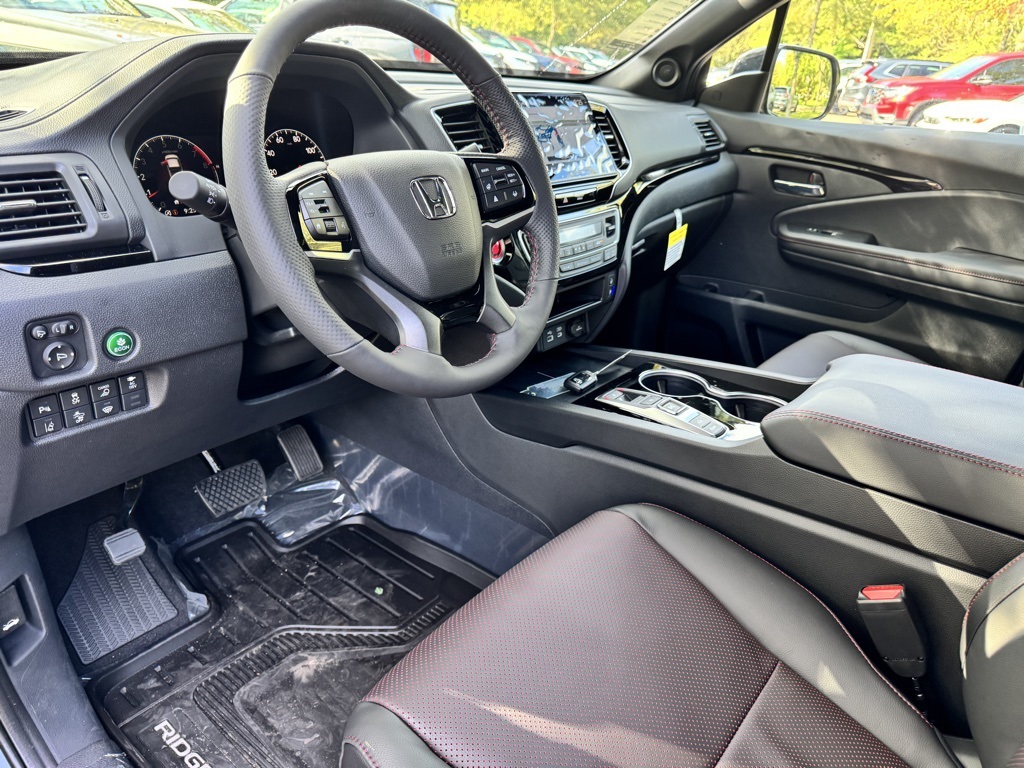 2025 Honda Ridgeline Black Edition photo 14