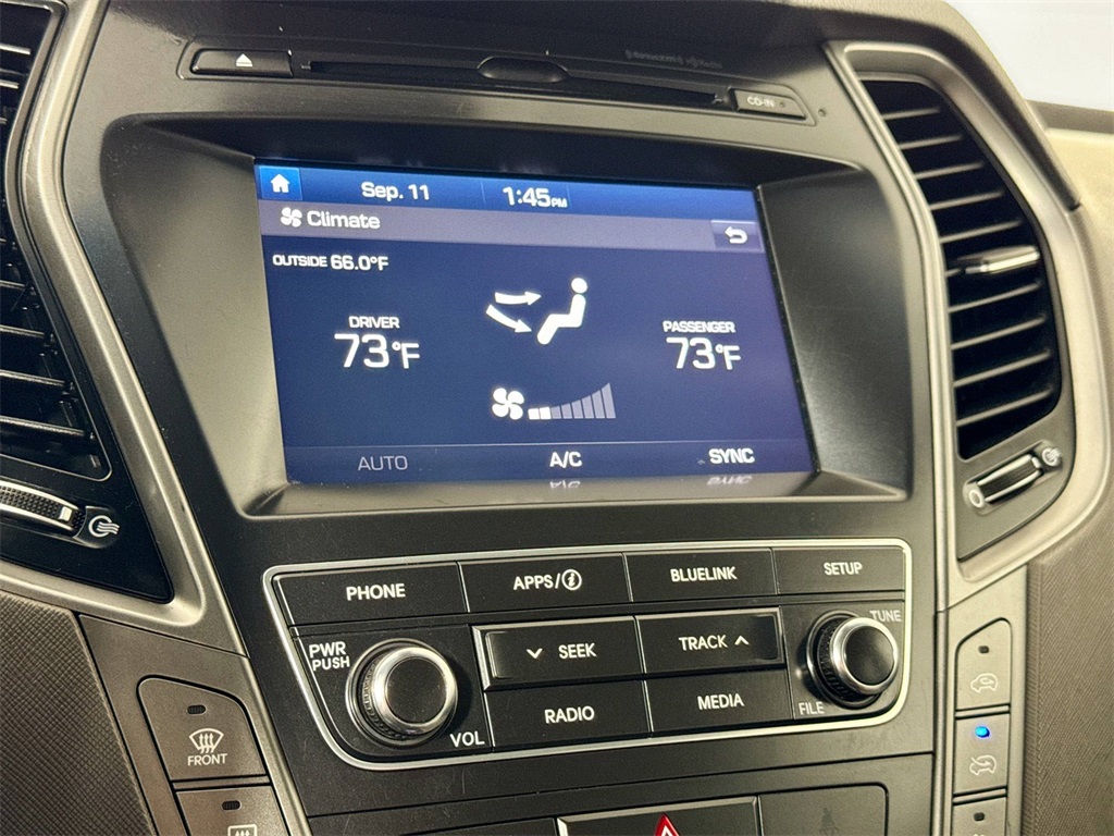 2017 Hyundai Santa Fe SE photo 30