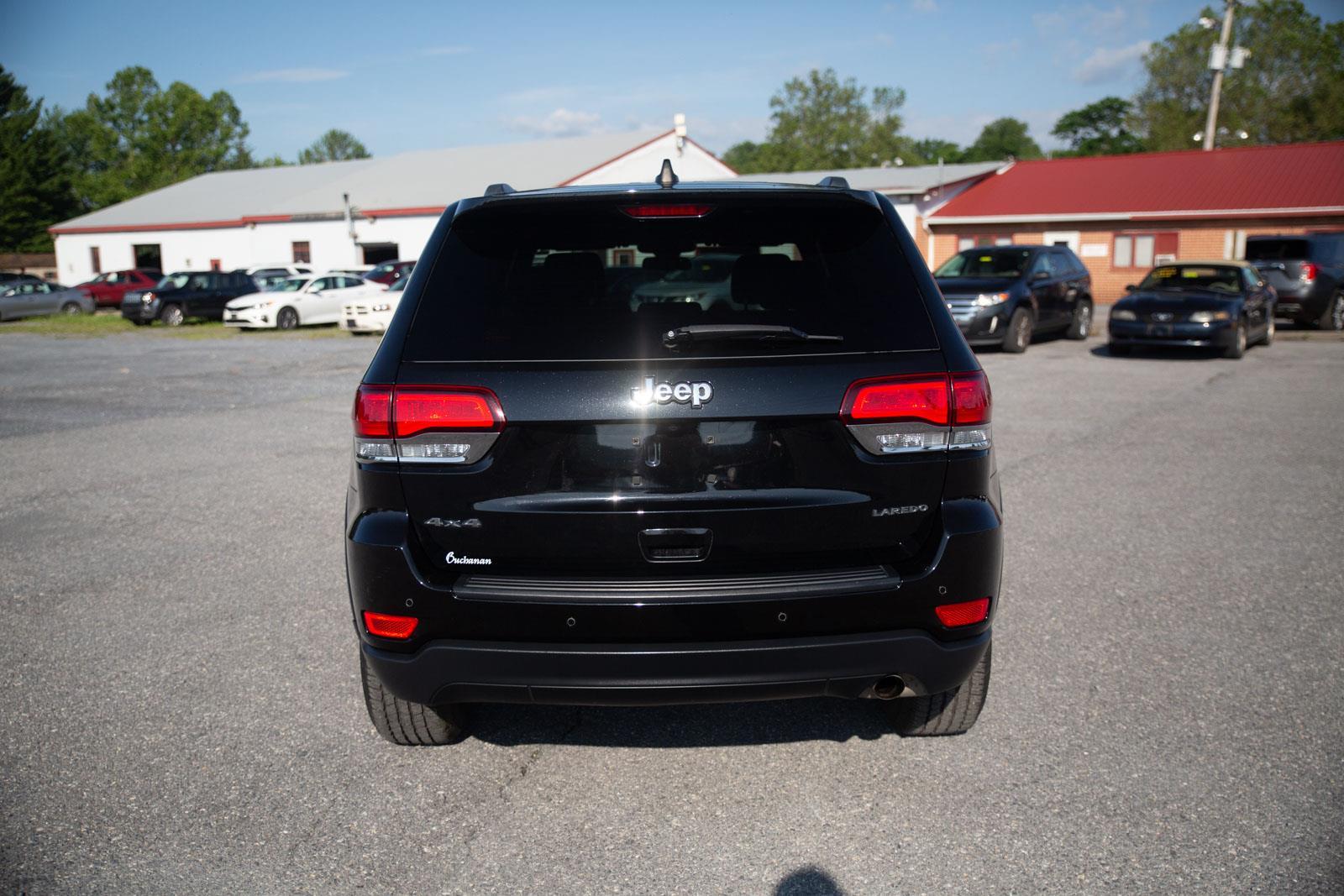 2021 Jeep Grand Cherokee Laredo E photo 4