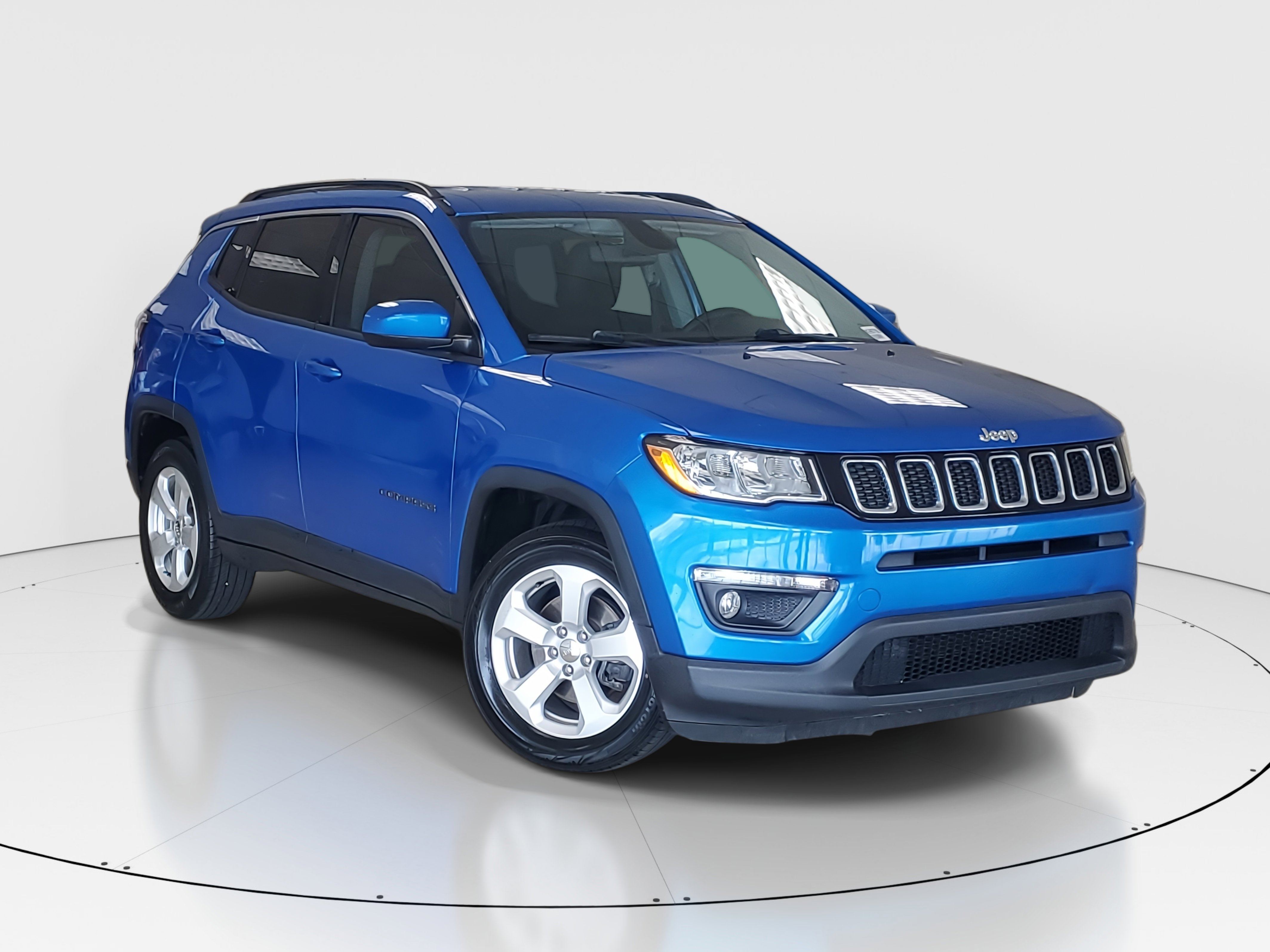 2019 Jeep Compass Latitude photo 2
