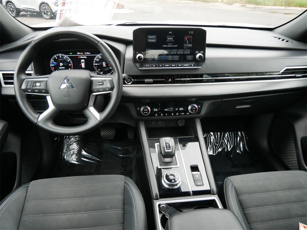 2023 Mitsubishi Outlander Ralliart SE Black Edition photo 12