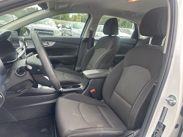 2023 Kia Forte LXS photo 14