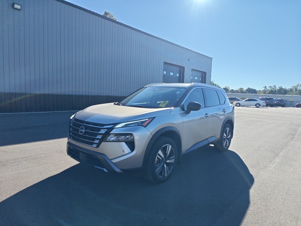 2024 Nissan Rogue SL photo 2