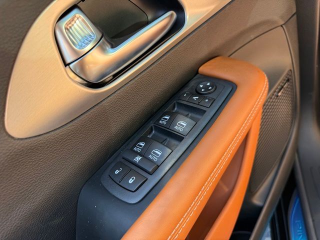2026 Chrysler Pacifica Pinnacle photo 4