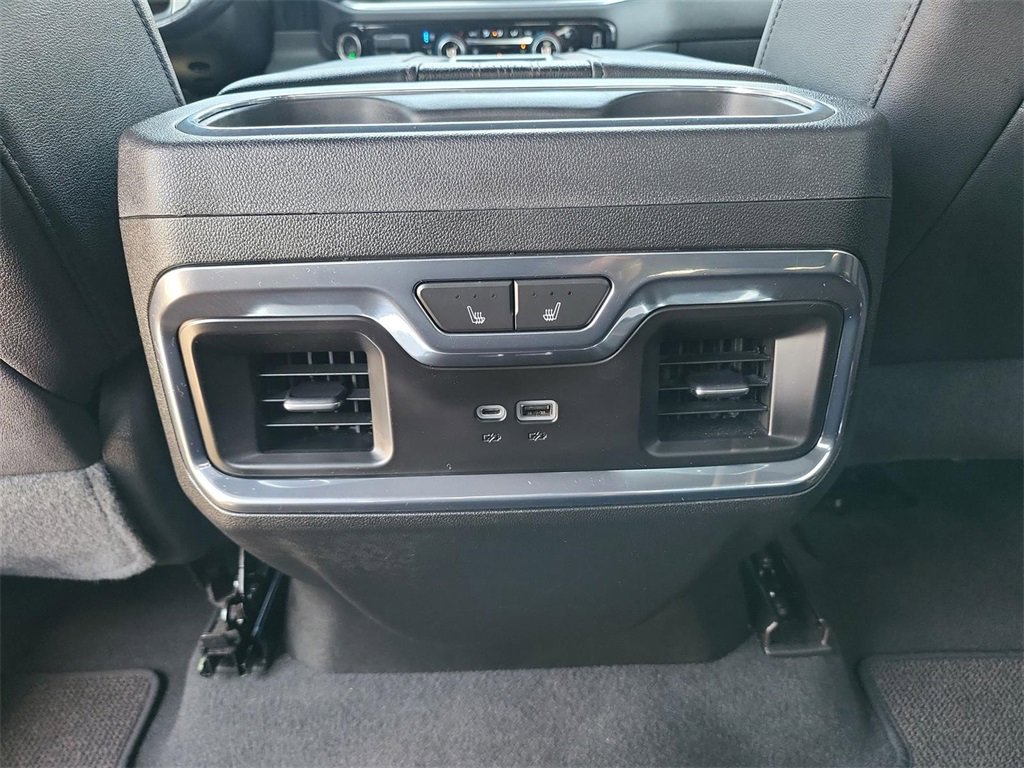 2022 Chevrolet Silverado 1500 High Country photo 2