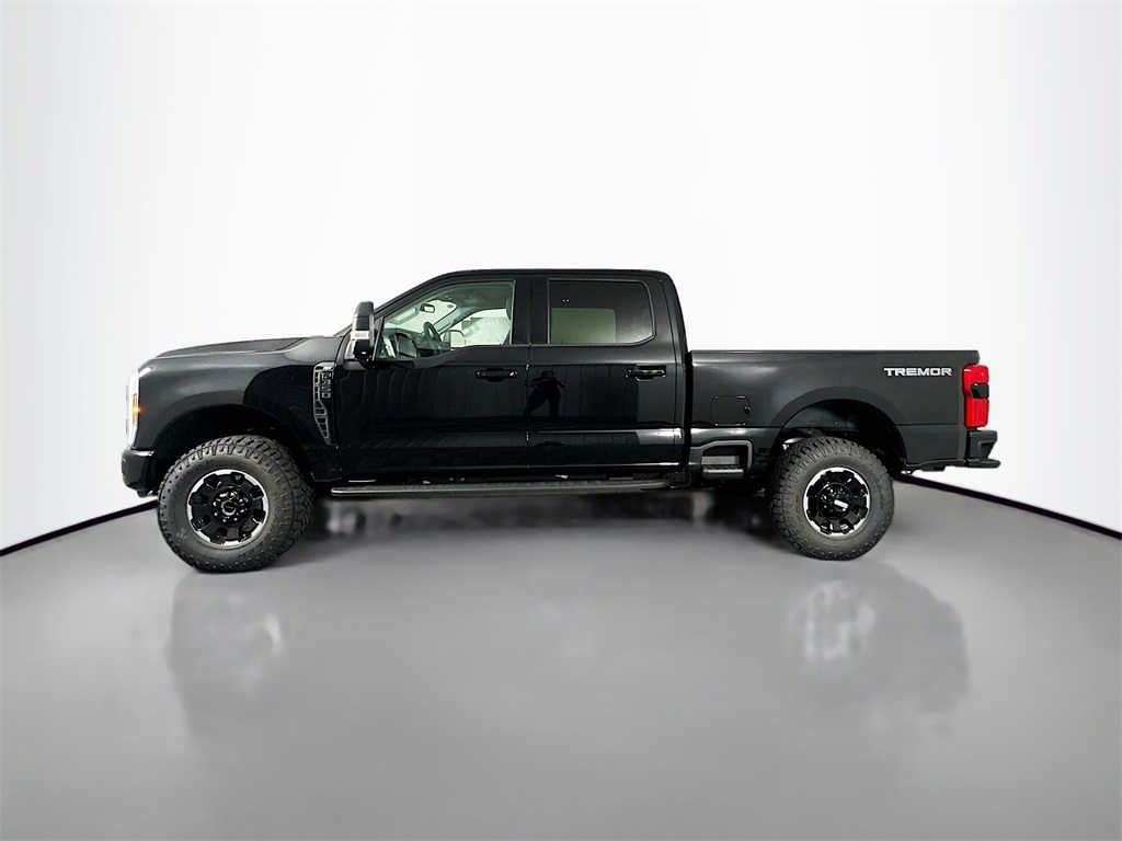 2025 Ford F-350 XLT photo 4