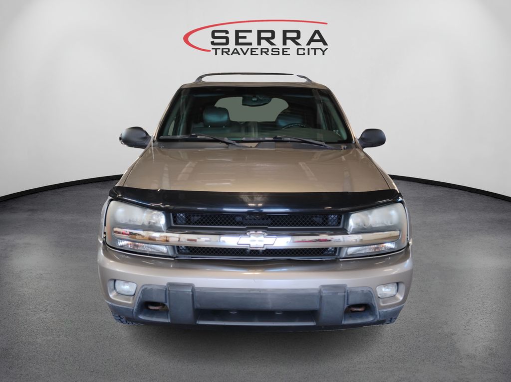 2002 Chevrolet Trailblazer LT photo 2