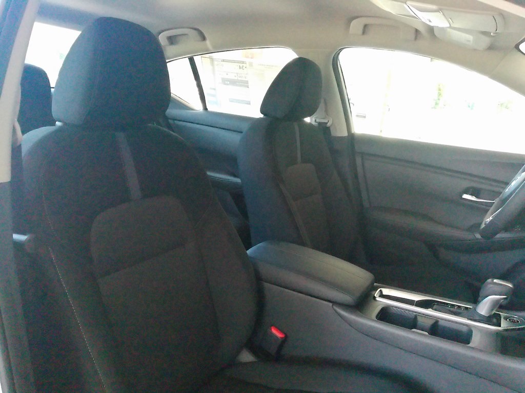 2025 Nissan Sentra SV photo 12