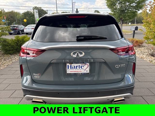 2022 Infiniti QX50 Essential photo 3