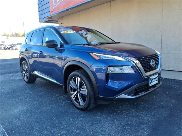 2023 Nissan Rogue SL's photo