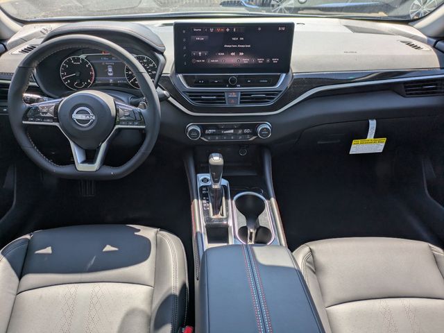 2025 Nissan Altima 2.5 SR photo 7