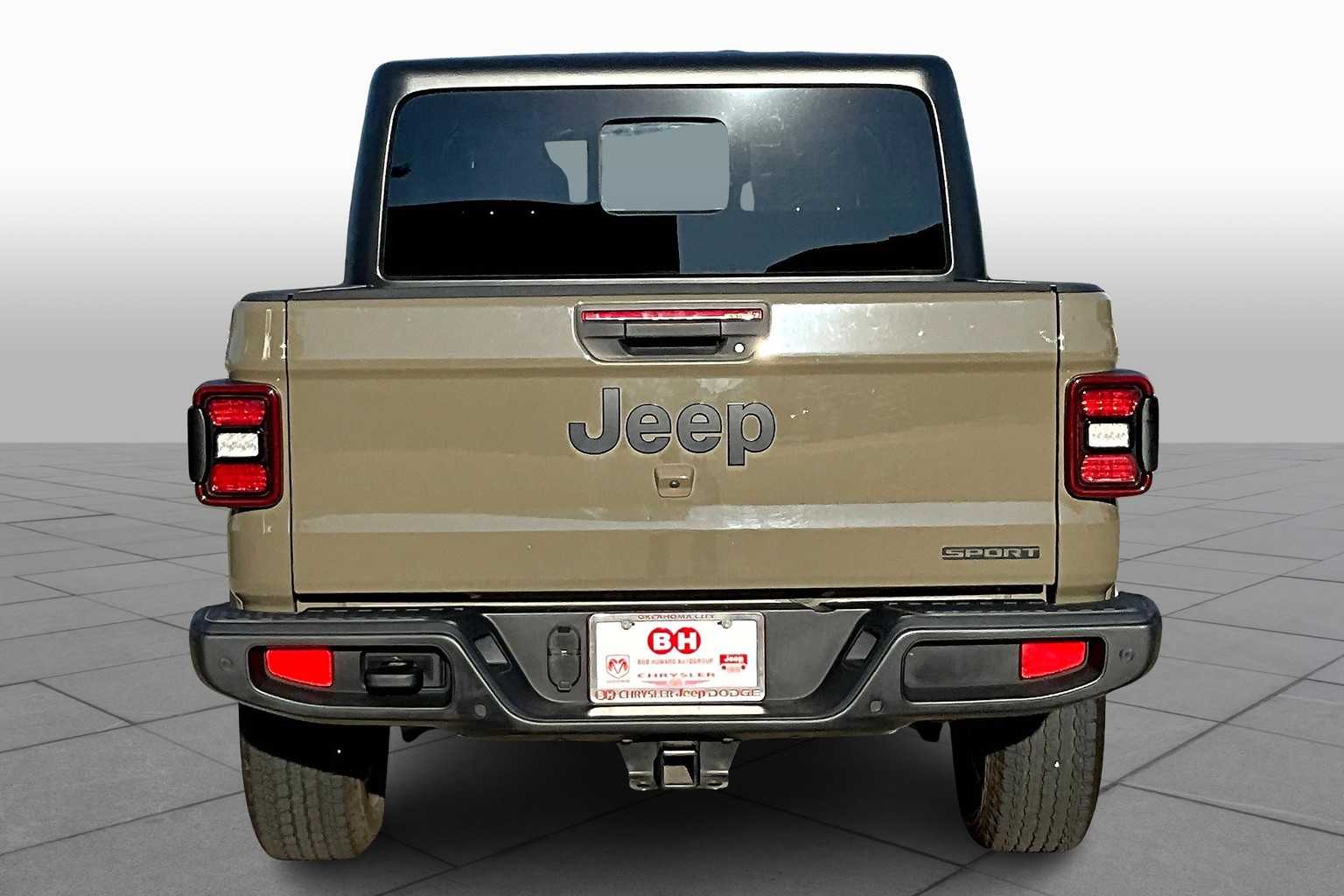 2020 Jeep Gladiator Sport S photo 5