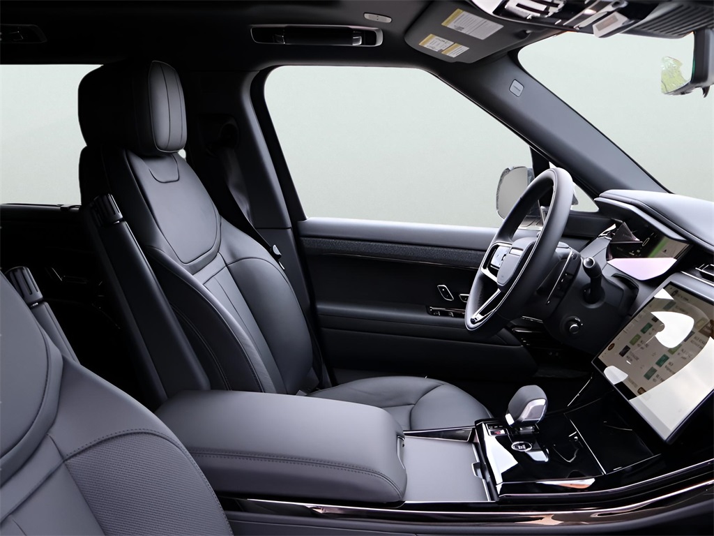 2025 Land Rover Range Rover Sport SE photo 9