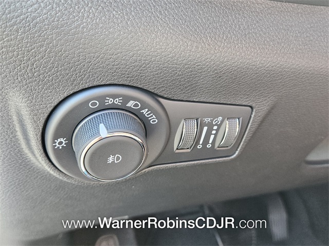 2026 Jeep Compass Latitude Altitude photo 24