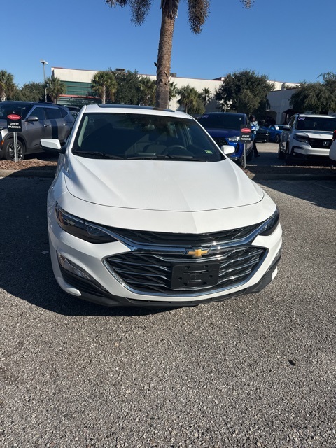 2024 Chevrolet Malibu 1LT photo 3