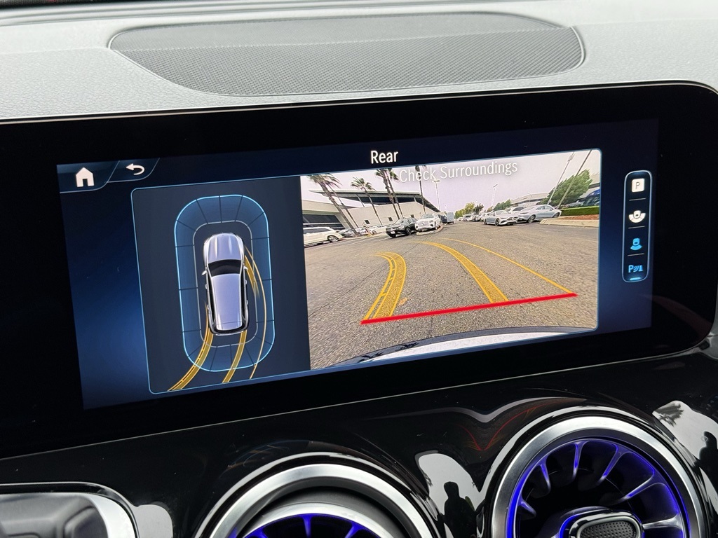 2024 Mercedes Benz GLB 250 4MATIC photo 3