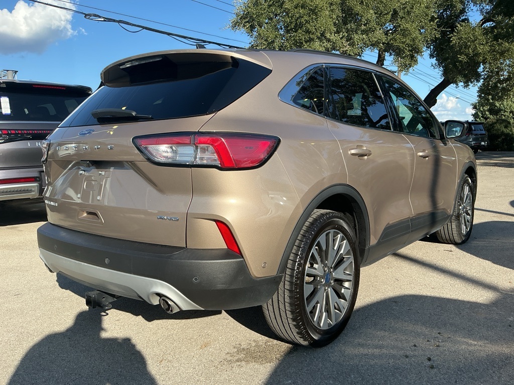 2021 Ford Escape Titanium photo 2