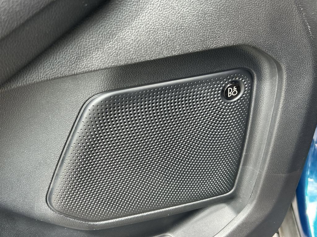 2020 Ford Escape Titanium Hybrid photo 20
