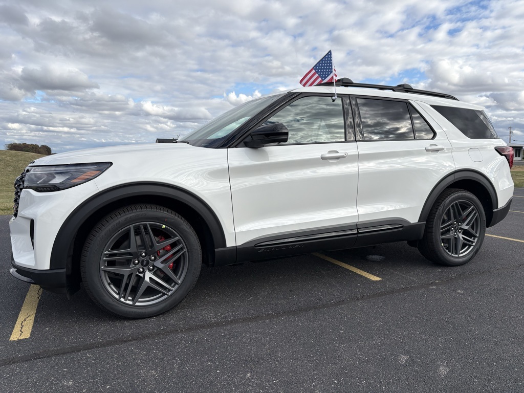 2026 Ford Explorer ST's photo