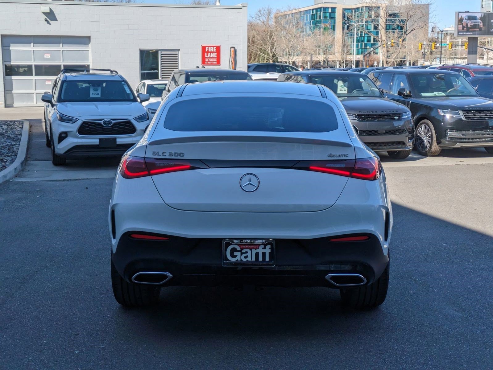 2025 Mercedes Benz GLC 300 4MATIC photo 4