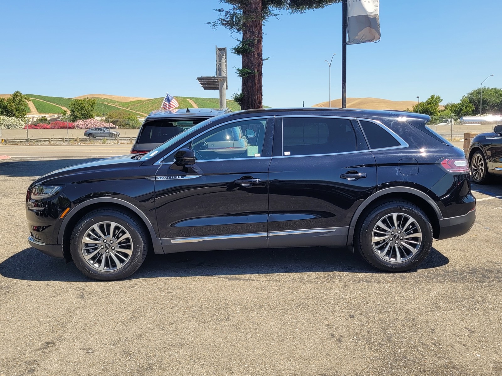 2022 Lincoln Nautilus Standard photo 7
