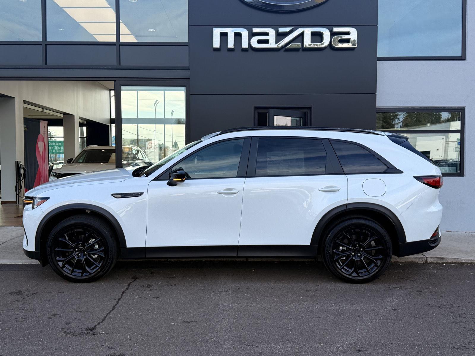 2026 Mazda CX-70 Preferred Package's photo