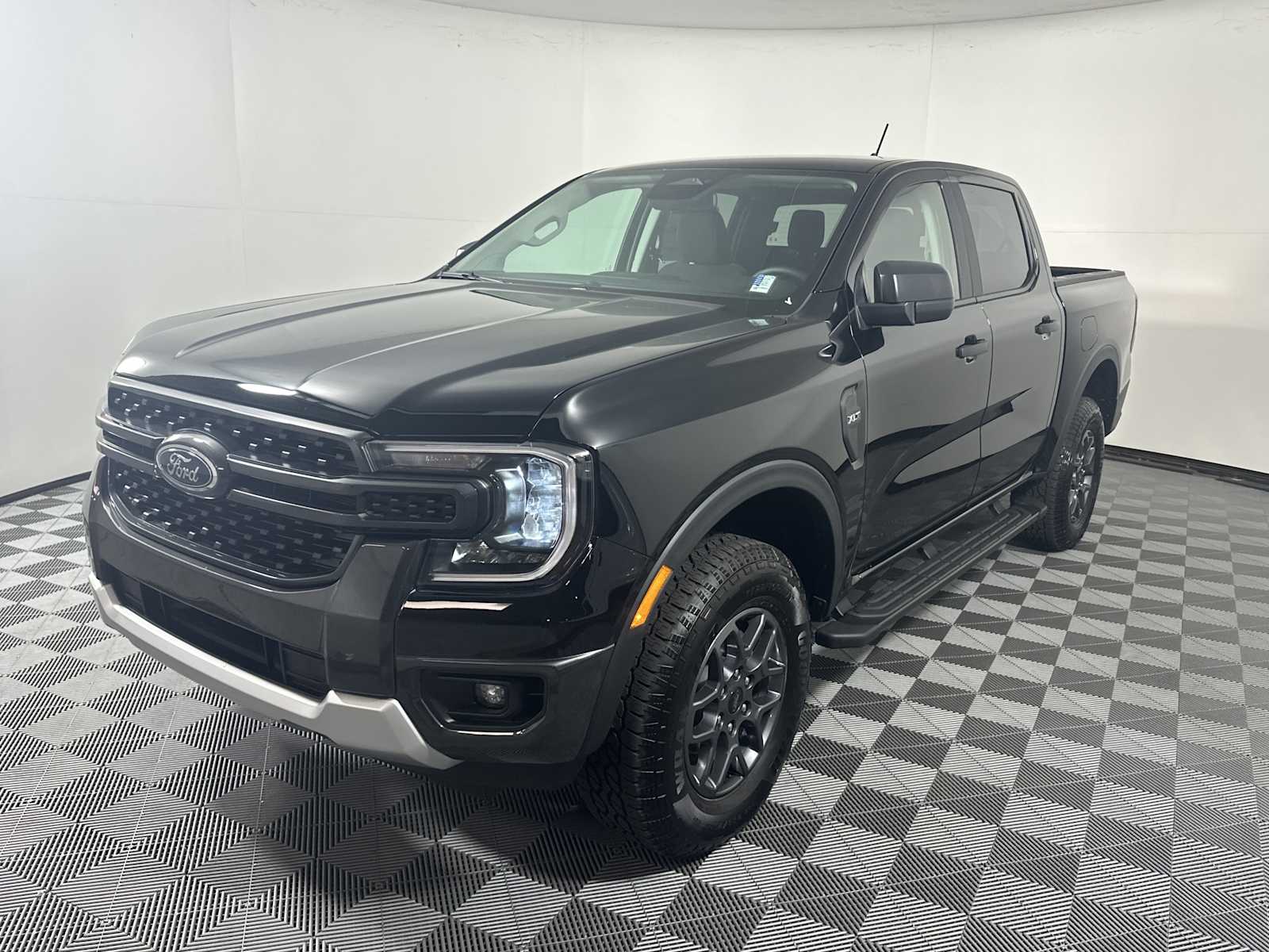 2025 Ford Ranger XLT photo 3