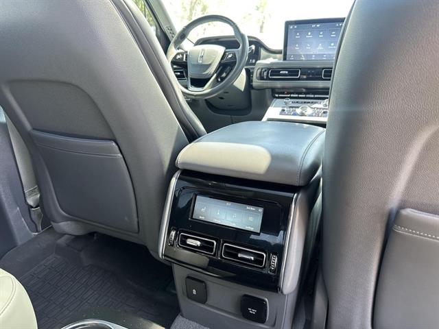 2020 Lincoln Aviator Reserve photo 18