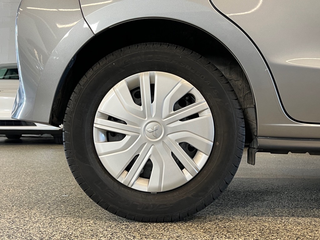 2022 Mitsubishi Mirage ES photo 22
