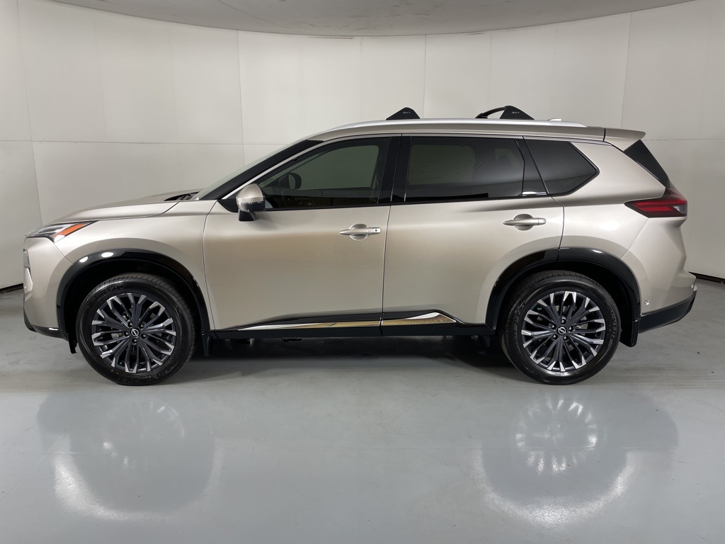 2026 Nissan Rogue Platinum photo 5